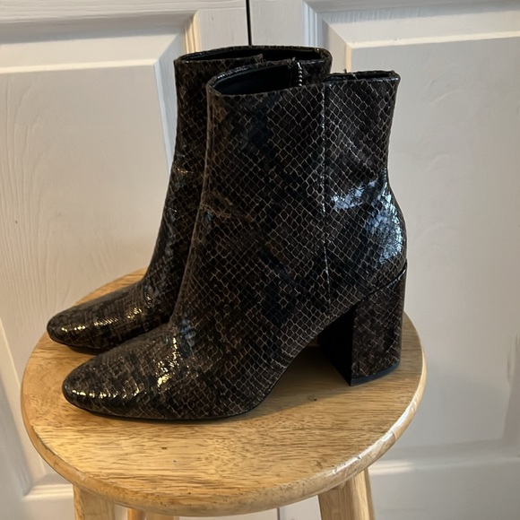 Size 7 snake print block heeled booties - Picture 2 of 5